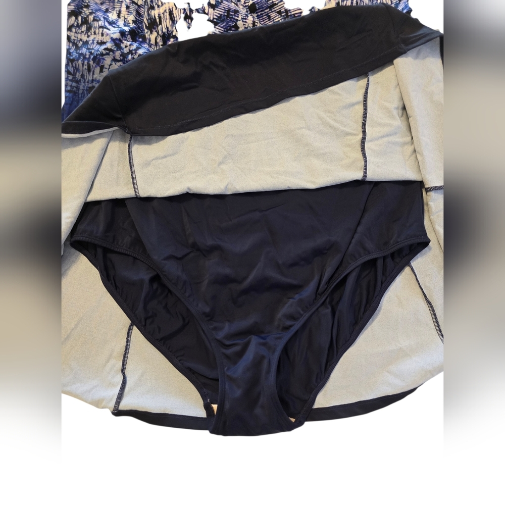 Swimsuits For All Blue Purple And White Patterned One Piece Swimsuit NWOT Clean - Picture 9 of 10